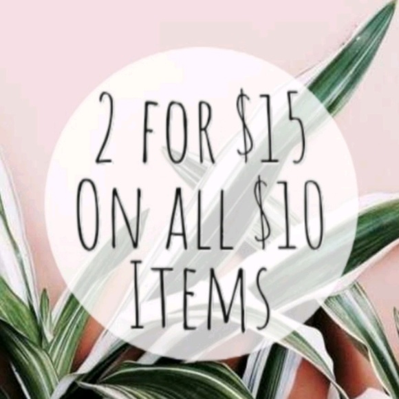 Mama Bear Gold Bar Necklace - Picture 5 of 5